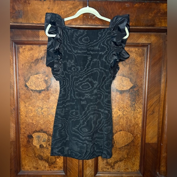 GUC Katy Rodriguez- Elegant Black Ruffle Sleeve Silk Dress. Size 2 - Picture 1 of 10